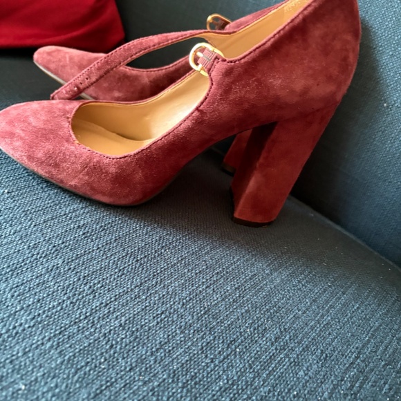 Beautiful plum Vince Camuto’s suede chunky heels - Picture 7 of 7